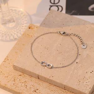 Bracelet en acier inoxydable plaqué or 18 carats avec chiffres en diamant zircon <span class=keywords><strong>8</strong></span> Infinity Bracelet en titane et acier à maillons creux Bijoux de chaîne - Product Image 3