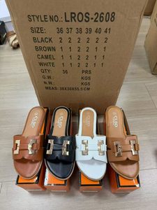 Sandales plates en cuir véritable pour femmes CLSD, mules d'été avec détails dorés, pantoufles à 1,90 $ la paire - Product Image 1