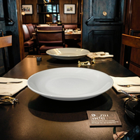 Assiettes de vaisselle avec logo personnalisé de qualité alimentaire Plats blancs de 13.85 pouces Assiettes de restauration pour service de restaurant