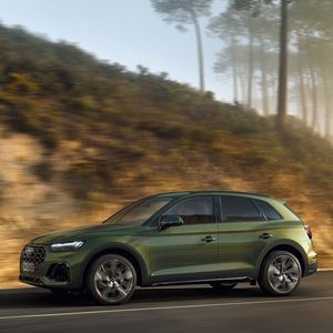 2025 para Audi <span class=keywords><strong>Q5</strong></span> <span class=keywords><strong>e</strong></span>-<span class=keywords><strong>tron</strong></span> New Energy Vehicle RWD Coche eléctrico de 6 plazas con batería de 83.4kWh NEDC Range 560km - Product Image 2