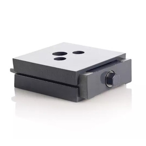Chaussette de machine ISOLOC UMS-DSA 110x110x80 avec compensation de biseau pour usage industriel - Product Image 3