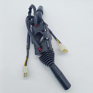 Interrupteur combiné Doosan pour chariot élévateur D20NXP D30NXP, commande de direction et de marche avant/arrière, pièce 30011403-00030 - Product Image 1