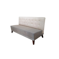 Canapé-banc moderne gris rembourré 3 places, mobilier d'intérieur pour hôtel et villa, avec dossier capitonné bicolore et sans accoudoirs, idéal pour salon
