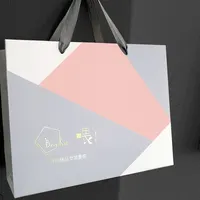 Saco de papel personalizado com logotipo personalizado impresso design livre para compras sacos de papel com fita