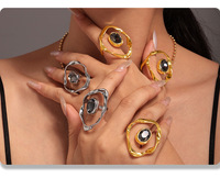 Bague de Cocktail en strass tchèque pour femmes en laiton plaqué or surdimensionné Design géométrique prêt à expédier lunette réglage incrustation bijoux