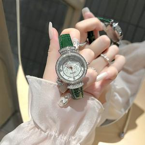 Montre élégante pour femme en cristal, cadran en nacre, bracelet en cuir, montre-bracelet à quartz - Product Image 1