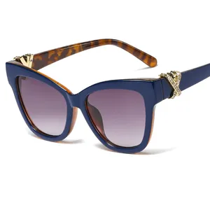 FREE SAMPLES Latest Design Oversized Women Sunglasses Rhinestone Inside Cat Eyes Sun Glasses Outside Polarized Gafas De Sol Eyewear Female