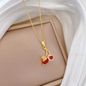Collana con Ciondolo a Cuore in Zircone e Acciaio Inossidabile Placcato Oro 14K, Elegante e Raffinata, Regalo per Donne - Product Image 2