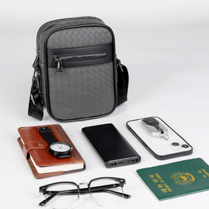 Sac à bandoulière personnalisé pour homme, style coréen, tendance, décontracté, petit sac messager carré tissé, vente en gros, à la mode pour les jeunes - Product Image 4