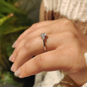 Bague en diamant de laboratoire classique à succès, élégante bague pour femme conçue pour mettre en valeur la clarté et le charme du feu, en provenance d'Inde - Product Image 6