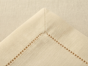 Serviettes en tissu de coton ivoire de bonne qualité pour la mise en table, salle à manger, restaurant, hôtel, café, mariage, événements, en vente - Product Image 4