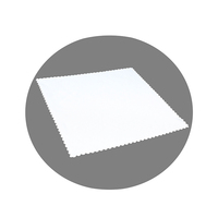 Chiffon de nettoyage en microfibre classique rectangulaire haut de gamme avec logo personnalisé pour lunettes de soleil et lunettes de vue, emballage doux