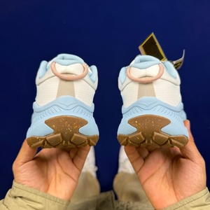 รองเท้าดีไซน์หรู HOKAS รองเท้าวิ่งแบบ unisex สำหรับกิจกรรมกลางแจ้ง น้ำหนักเบา ระบายอากาศได้ดี สายรัดแบบยืดหยุ่น ซับแรงกระแทก เหมาะสำหรับวิ่งระยะไกล พื้นรองเท้า EVA - Product Image 6