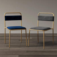 Chaise de salle à manger empilable en velours avec cadre doré pour restaurant, hôtel, café, banquet