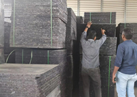 Machine de fabrication de briques en béton, de blocs creux et de pavés, avec capacité de transmission de vibrations élevée, pour palettes en plastique, taille personnalisée - Occasion