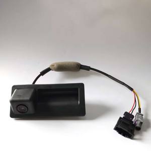 Caméra de coffre Volkswagen HD 5ND827566C avec vision nocturne intégrée à la poignée de hayon - Product Image 1