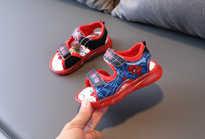 รองเท้าผ้าใบเด็กแบบมีไฟ LED ลายการ์ตูนรูปแมงมุมสำหรับชายหาด - Product Image 4