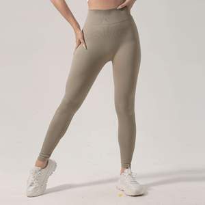 Nuevos pantalones cortos ecológicos sin costuras para mujer, de 3 piezas de cintura alta conjunto de entrenamiento, estampado de Yoga transpirable a juego - Product Image 4