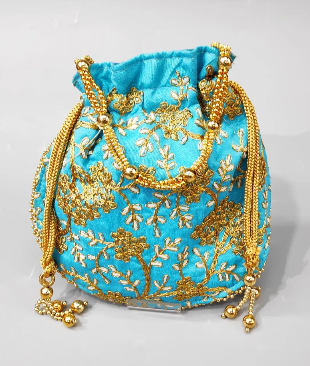 Оптовая продажа индийских этнических дизайнеров, шелковая сумка-клатч Potli на шнурке с вышивкой, сумочка-клатч, Подарочная сумка для монет
