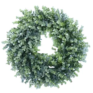 批发绿色森林桉树塑料花环柳叶藤圈与满天星装饰