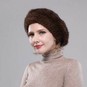 Vente directe d'usine Nouveau béret en fourrure de vison pour femmes Hiver Style rétro britannique Fausse fourrure Mode Polyvalent Protection des oreilles Chapeau - Product Image 1