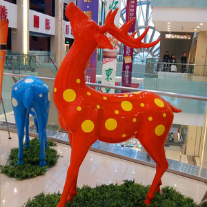 Statue de cerf en fibre de verre, peinte à la main, résistante aux UV, colorée, moderne, créative, attrayante, pour l'aménagement paysager extérieur. - Product Image 5