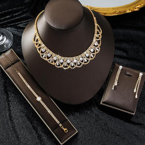 Accesorios al por Mayor, Juego de Collar y Aretes con Pedrería, Impresionante Cadena para Clavícula, Joyería - Product Image 3