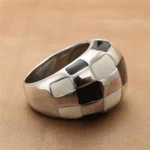 Anillo Cuadrado Geométrico de Acero de Titanio Estilo Europeo Americano, Joyería Punk Retro Unisex Plateada 290108 - Product Image 1