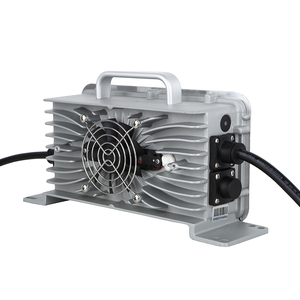 Cargador inteligente personalizado 54,75 V 54,6 V 54V 53,2 V 25A para Módulo de batería de litio 48V 15S <span class=keywords><strong>Pylontech</strong></span> US2000C ESS - Product Image 4