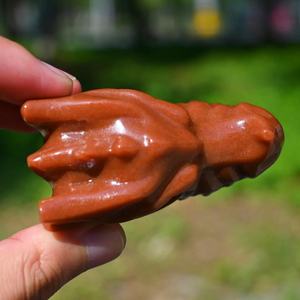 Tête de dragon sculptée en grès doré naturel, polie, artisanat de haute qualité pour la décoration intérieure Feng Shui et la collection de guérison - Product Image 4