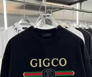 เสื้อสเวตเตอร์กีฬาสีดำสไตล์วินเทจสำหรับผู้ชาย แบรนด์ Gu Cci รุ่นปี 2026 แฟชั่นหรูหรา สวมใส่สบาย ทรงโอเวอร์ไซส์ พิมพ์ลายดิจิทัล ผ้าฟลีซระบายอากาศได้ดี ผลิตจากผ้าฝ้าย 100% - Product Image 4