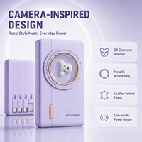 Batterie externe 10000 mAh à charge rapide avec système de 4 câbles intégré, chargeur de téléphone portable compact et portable pour les voyages