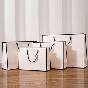 Bolsa de Compras de Papel Kraft con Logotipo Personalizado de Alta Calidad, con Asa, al por Mayor, para Empaque de Regalos, Bolsas de Papel Promocionales - Product Image 4