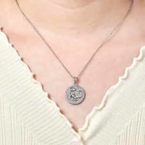 Collier Pendentif Exquis en Cuivre Plaqué Or 14 carats avec Zircon et Motif Chien pour Femme - Product Image 5
