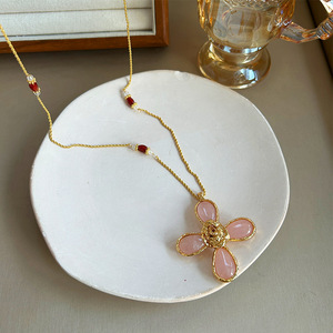 Collana Lunga Estiva in Cristallo <span class=keywords><strong>Rosa</strong></span> con <span class=keywords><strong>Croce</strong></span> e <span class=keywords><strong>Rosa</strong></span> Lava - Product Image 3