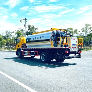 Camión Distribuidor de Asfalto Howo 4x2 de 6000 Litros, Camión Pulverizador de Betún con Caja de Cambios, Bomba, Motor y PLC en Venta - Product Image 3