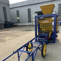 Machine de production de briques en ciment QT4-24 pour les projets de construction africains
