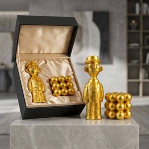 Figura Decorativa <span class=keywords><strong>de</strong></span> Escritorio <span class=keywords><strong>de</strong></span> Metal Dorado con Diseño a Cuadros Surrealista Personalizado, Figura Pop Art para Decoración <span class=keywords><strong>de</strong></span> Interiores <span class=keywords><strong>de</strong></span> Hogar, Estudio o Galería Moderna - Product Image 6
