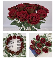 Groothandel Kunstmatige Fluweelrode Rozen Bloemstukken Realistisch Zacht voor Bruiloft Afstuderen Kerst Evenementen Feesten Huisdecoratie