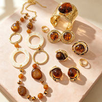 Parure de bijoux en résine marron chaud, collier perlé, bracelet manchette, bague, boucles d'oreilles, en alliage plaqué or 18 carats, sculpturale, unisexe, cadeau de fiançailles