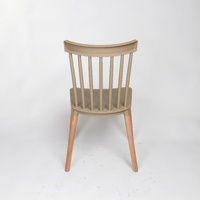 Vente d'usine : Table et chaises de salle à manger en plastique empilables, style nordique minimaliste et coloré, pour salon et extérieur