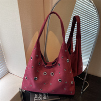 Sac fourre-tout décontracté à rivets pour femme, nouvelle collection hiver 2025, grande capacité, tendance, sac à bandoulière de luxe léger