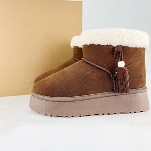 Botas de nieve de piel de oveja auténtica de alta gama con logotipo personalizado, zapatillas de marca famosa para mujer, botas de algodón para mantener el calor al aire libre, venta al por mayor. - Product Image 1