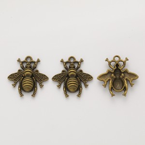 Pendentif Abeille Détailné en Alliage de Zinc avec Ailes Texturées, Idéal pour <span class=keywords><strong>Cadeau</strong></span> Apiculteur - Product Image 6