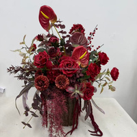 Arrangements floraux de mariage en rouge bordeaux lisse, fausses fleurs d'anthurium et de rose, centre de table pour banquet, décoration de table d'hôtel