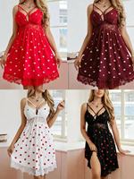En gros Lingerie sexy en dentelle à décolleté plongeant, Pyjamas en soie glacée, Robe de nuit dos nu à imprimé cœurs pour femme, Sous-vêtements, Chemises de nuit sensuelles