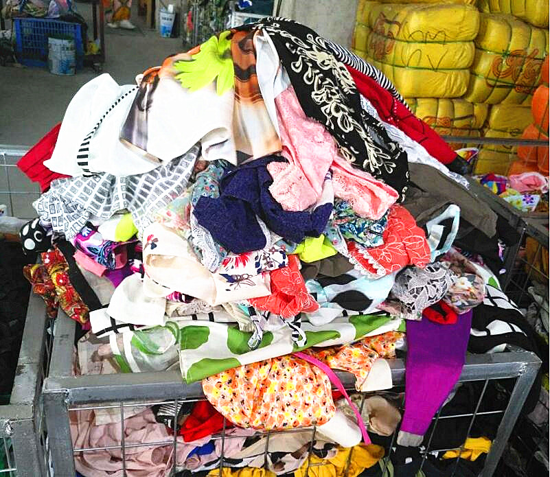 Factory Wholesale Second Hand Summer Clothes Used Ladies Silk Dress Women Clothing
