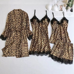 Conjunto de pijama de seda sintética con estampado de leopardo negro, estilo europeo y americano, con encaje de moda. - Product Image 1