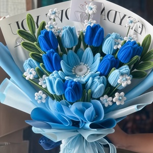 ดอกทานตะวันถักโครเชต์สีเหลืองพร้อมก้านและใบสีเขียว แบบ DIY สำหรับงานฝีมือ - Product Image 5
