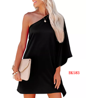Habillement pour Femme en Stock Pas Cher en Gros Vente d'Usine Réductions Vêtements Sexy Robes de Soirée et de Club